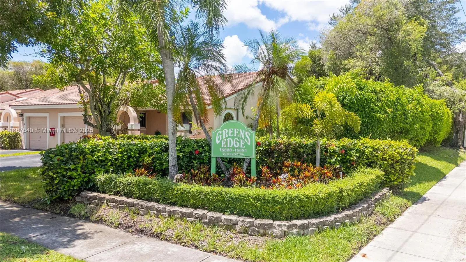 3 bedroom 2 bath Residential for sale at 16624 Greens Edge Cir # 75, Weston FL 33326