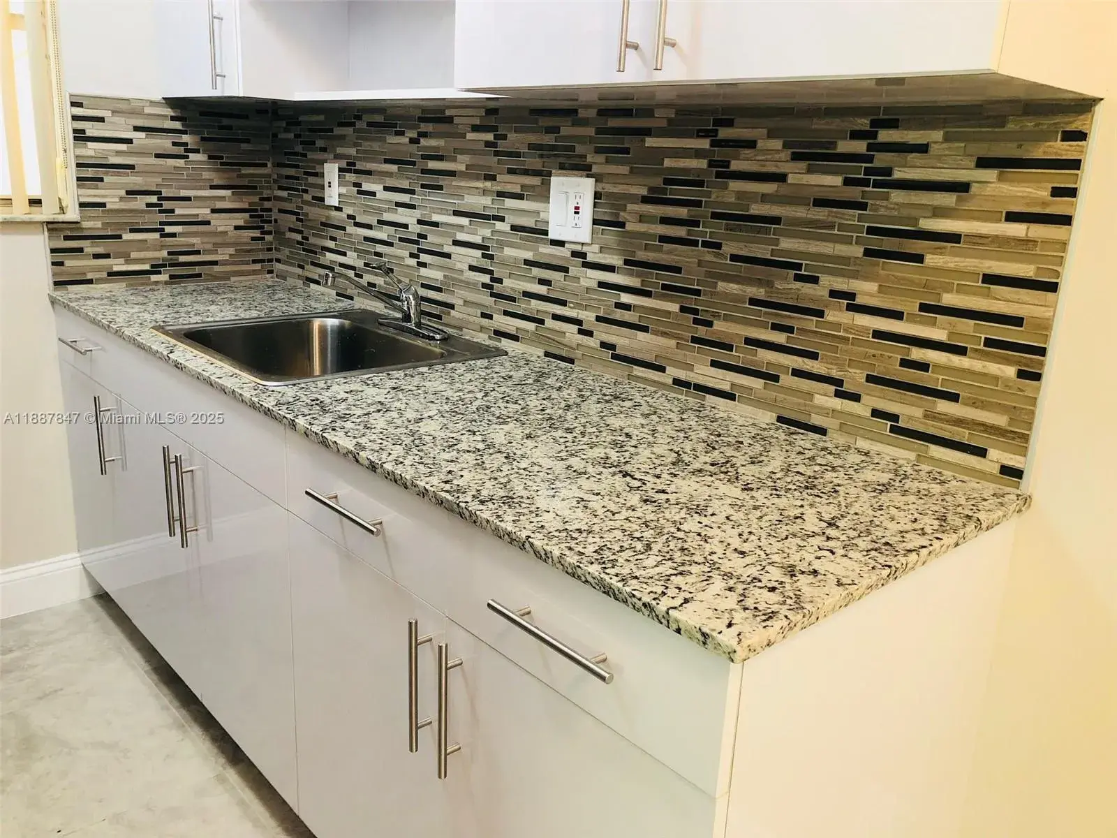 2615 POLK # 04, Hollywood FL 33020