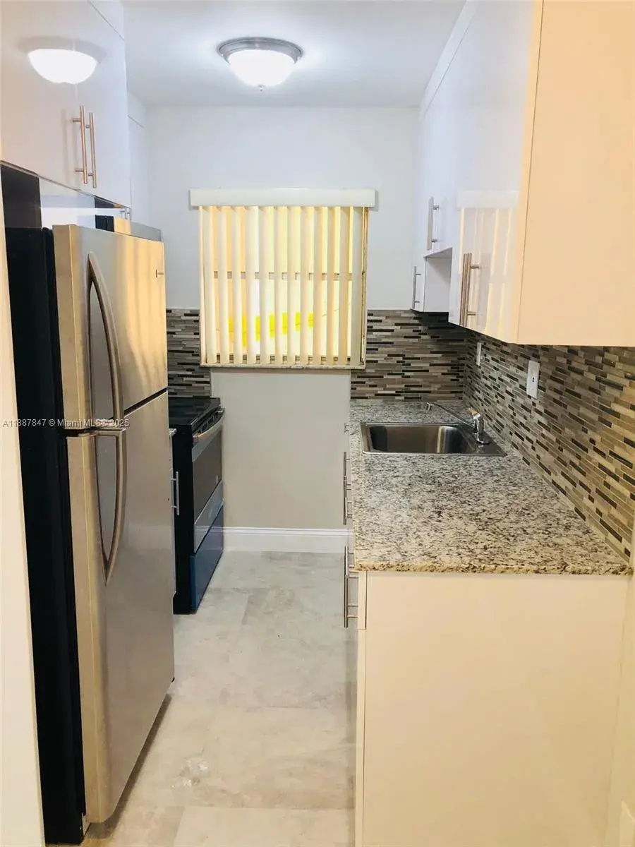 2615 POLK # 04, Hollywood FL 33020