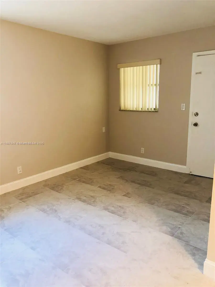 2615 POLK # 04, Hollywood FL 33020