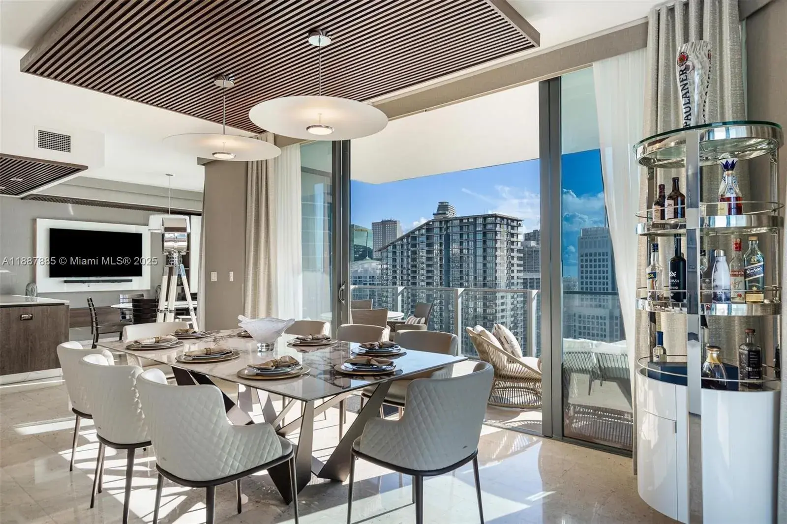4 bedroom 4 bath Residential for sale at 88 SW 7th St # 3801, Miami FL 33130