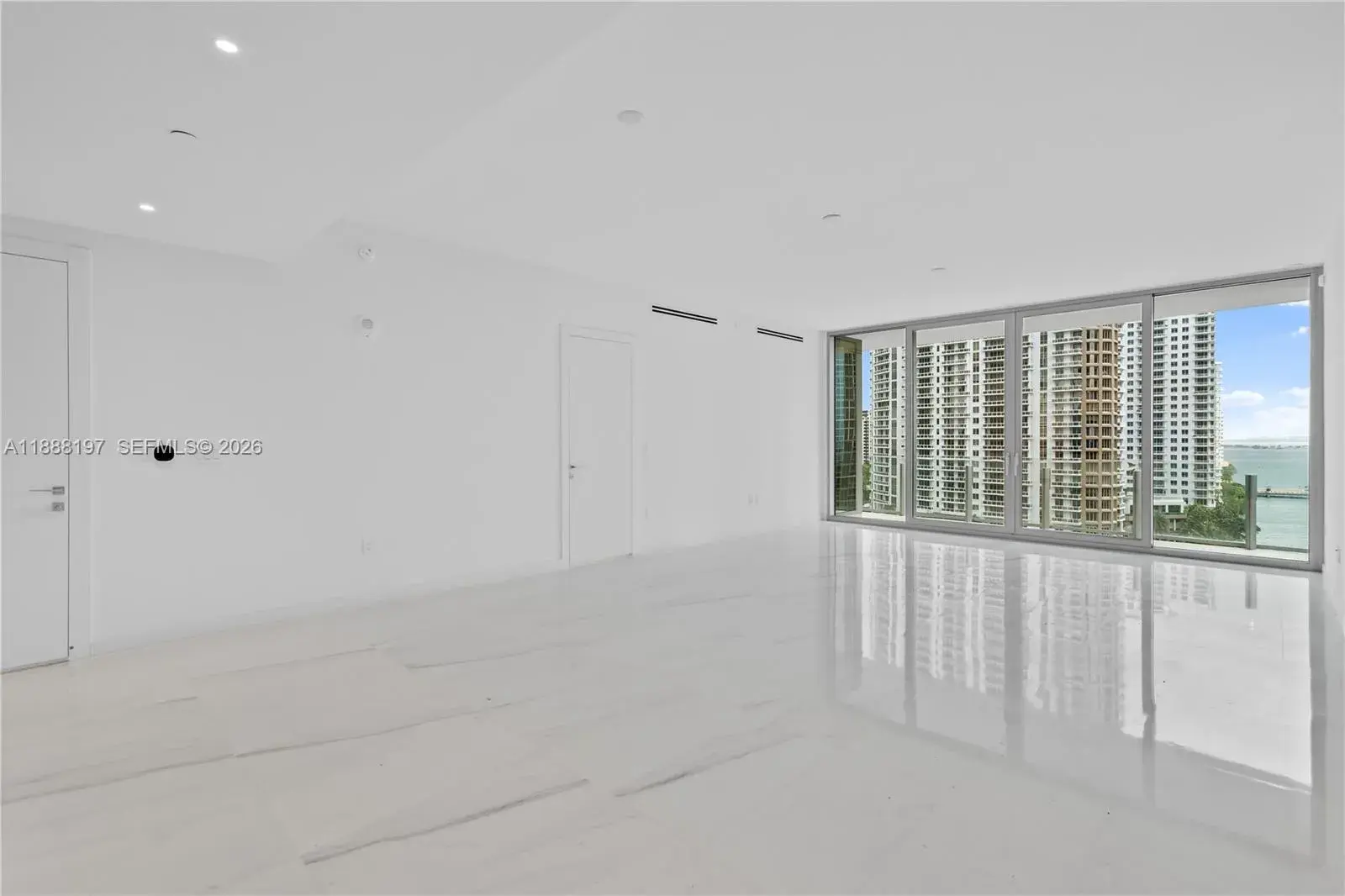 2 bedroom 3 bath Residential for sale at 300 Biscayne Blvd Way # 1103, Miami FL 33131