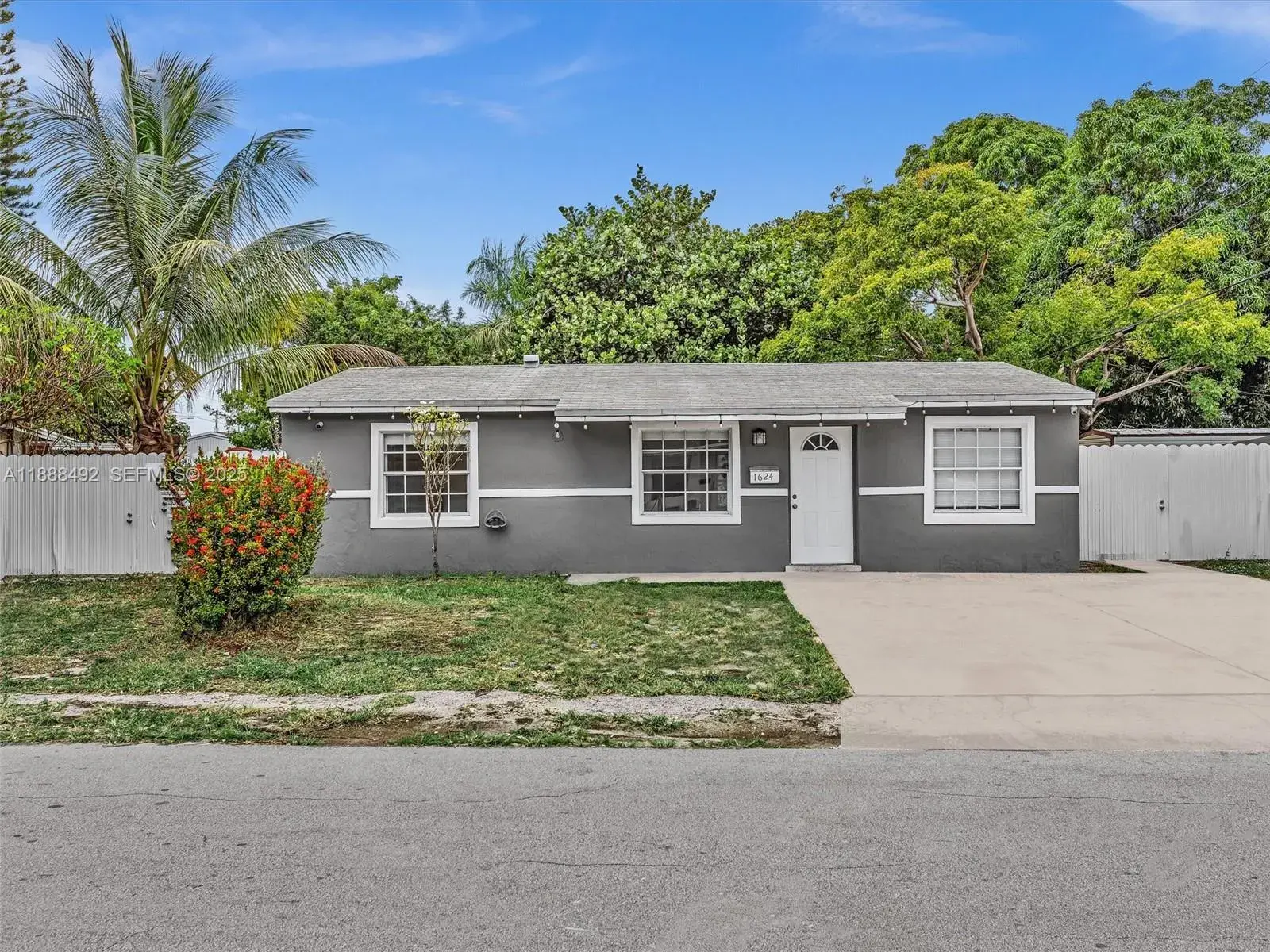 3 bedroom 2 bath Residential for sale at 1624 S 23rd Ave, Hollywood FL 33020