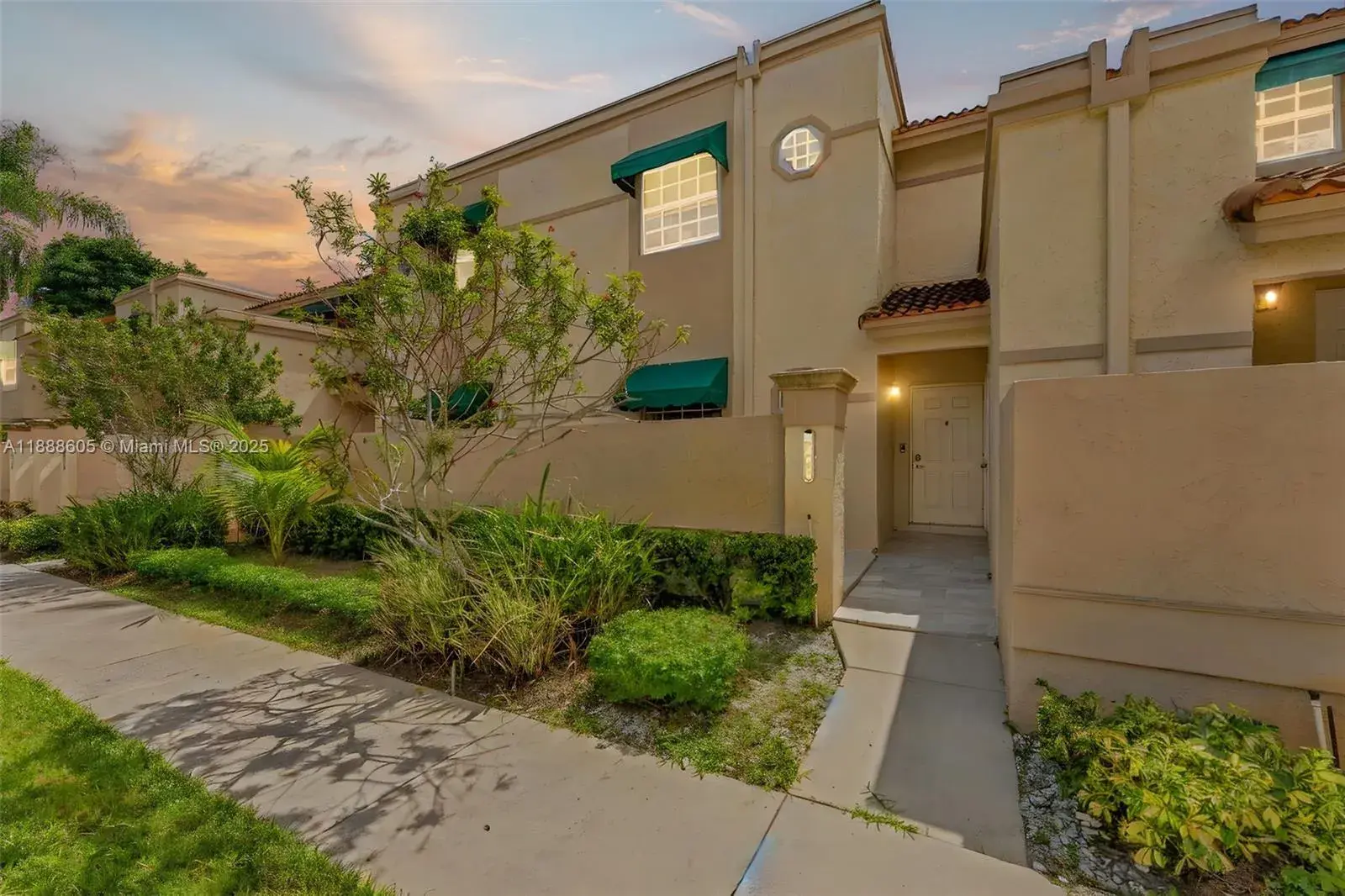 6534 Via Regina, Boca Raton FL 33433
