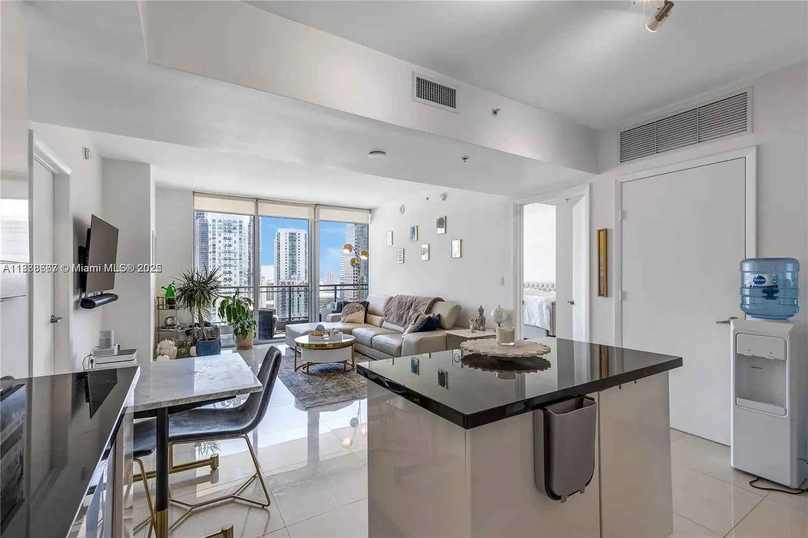 92 SW 3rd St # 3012, Miami FL 33130