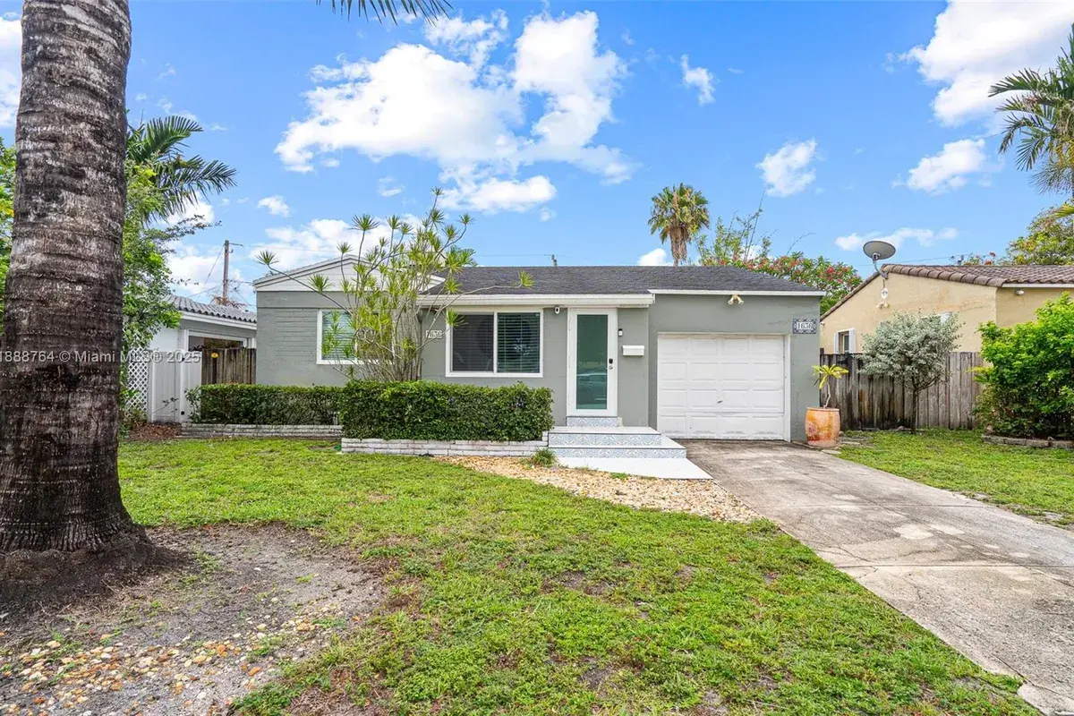 1636 Arthur St, Hollywood FL 33020