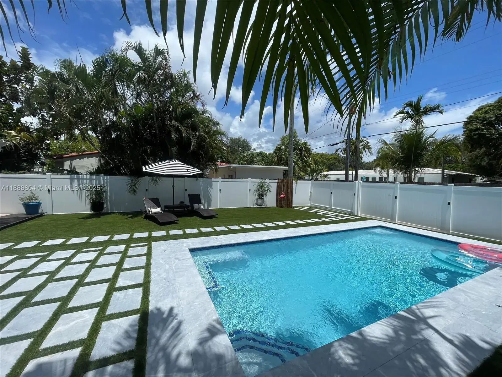 2 bedroom 2 bath Residential for sale at 1551 Madison St, Hollywood FL 33020