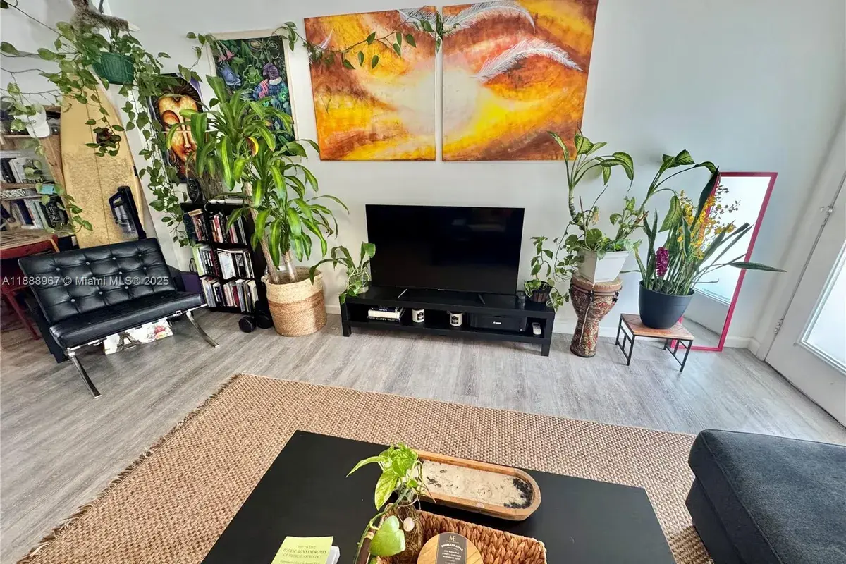 330 74th St # 15, Miami Beach FL 33141