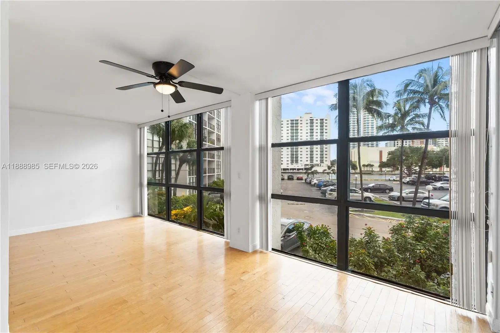 800 Parkview Dr # 224, Hallandale Beach FL 33009
