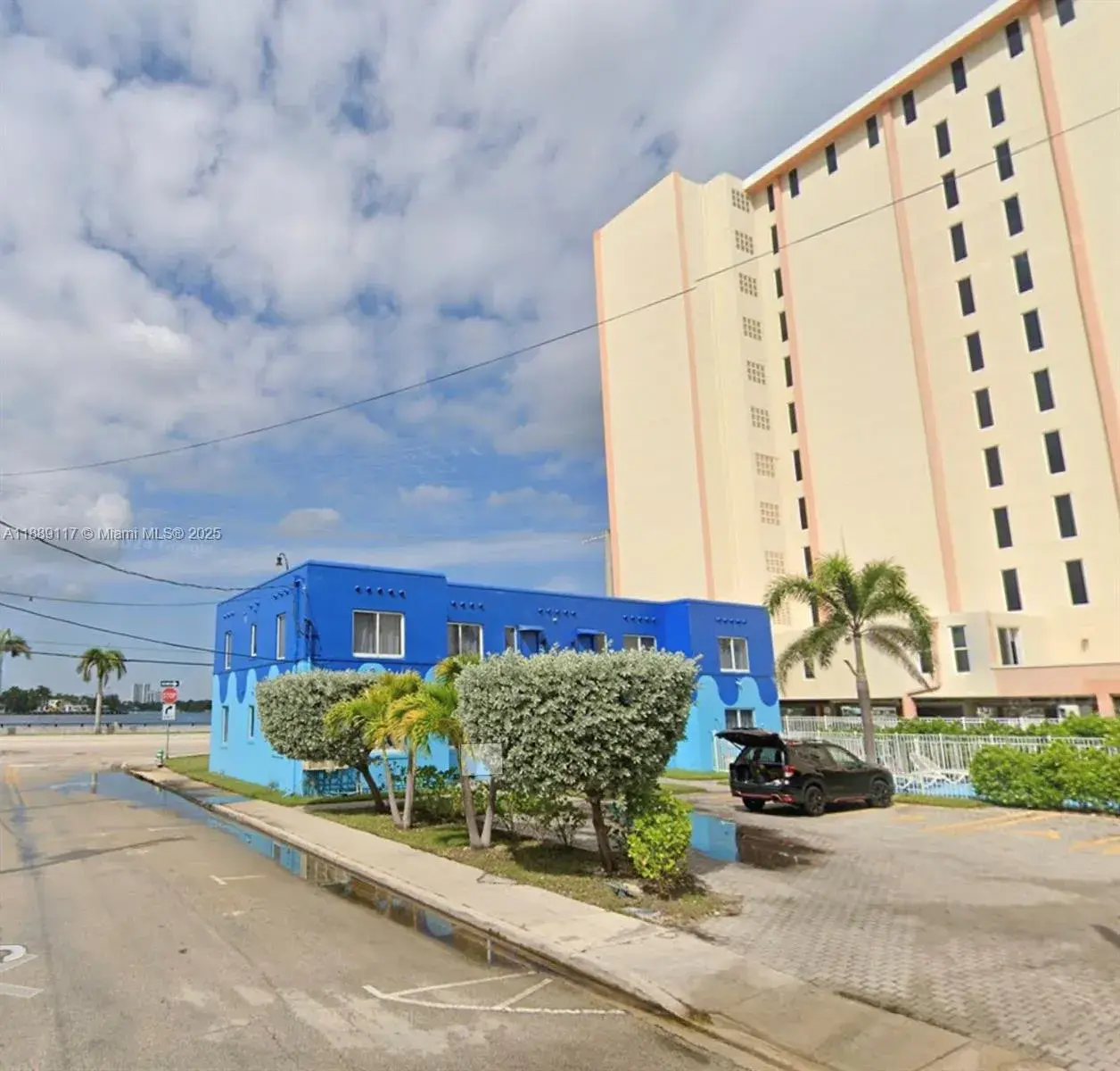 Residential Income for sale at 809 S Ocean Dr, Hollywood FL 33019