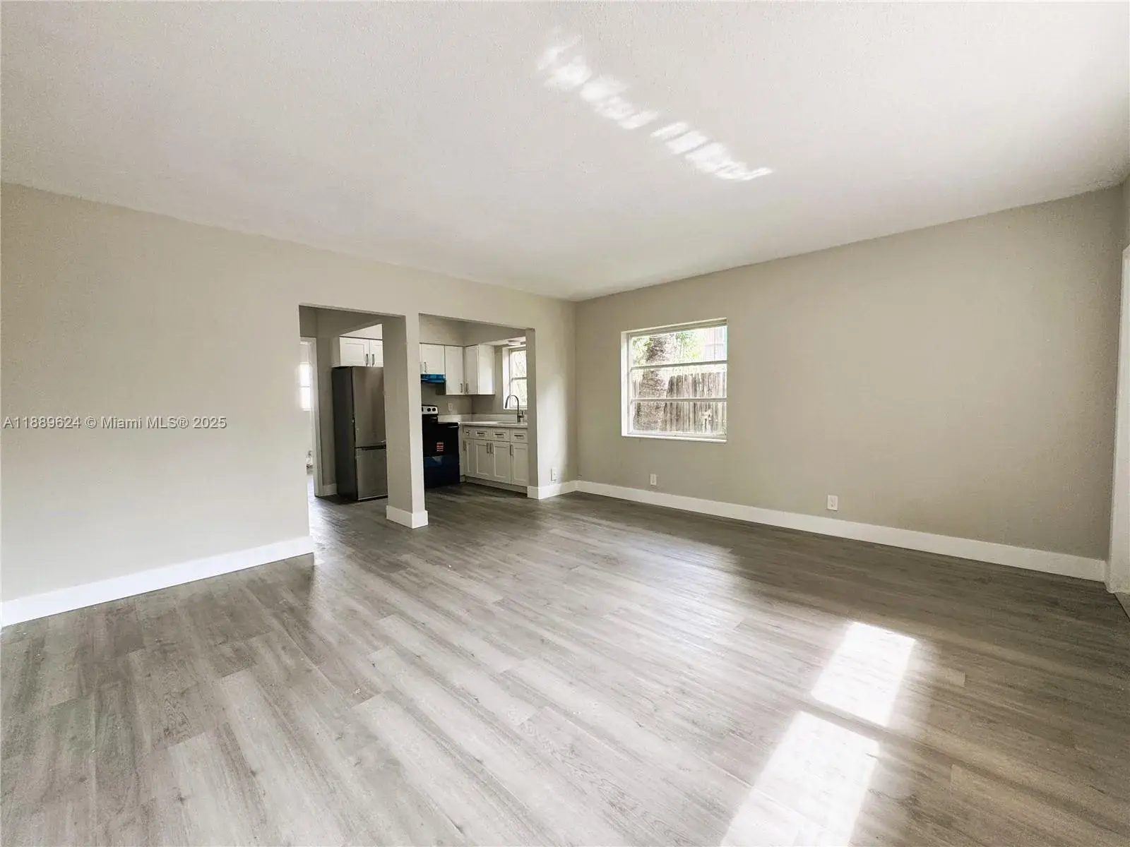 1 bedroom 1 bath Residential Lease for rent at 4317 NE 21st Ave # 4, Fort Lauderdale FL 33308