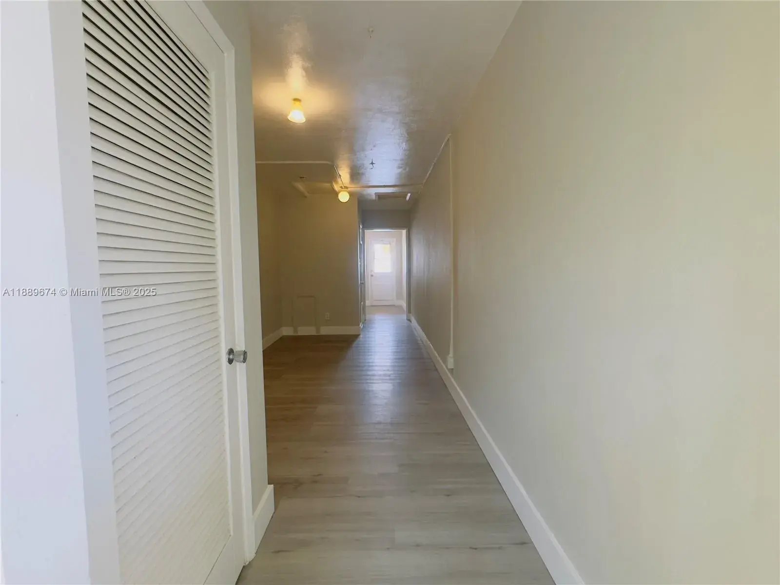 1 bedroom 1 bath Residential Lease for rent at 4317 NE 21st Ave # 5, Fort Lauderdale FL 33308
