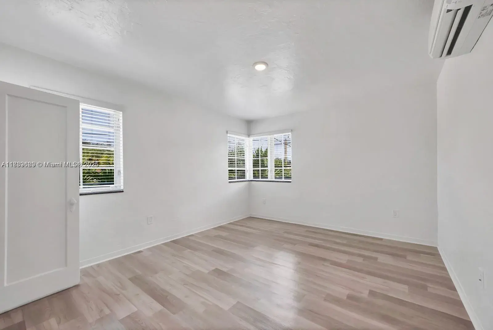 570 NE 68th St, Miami FL 33138