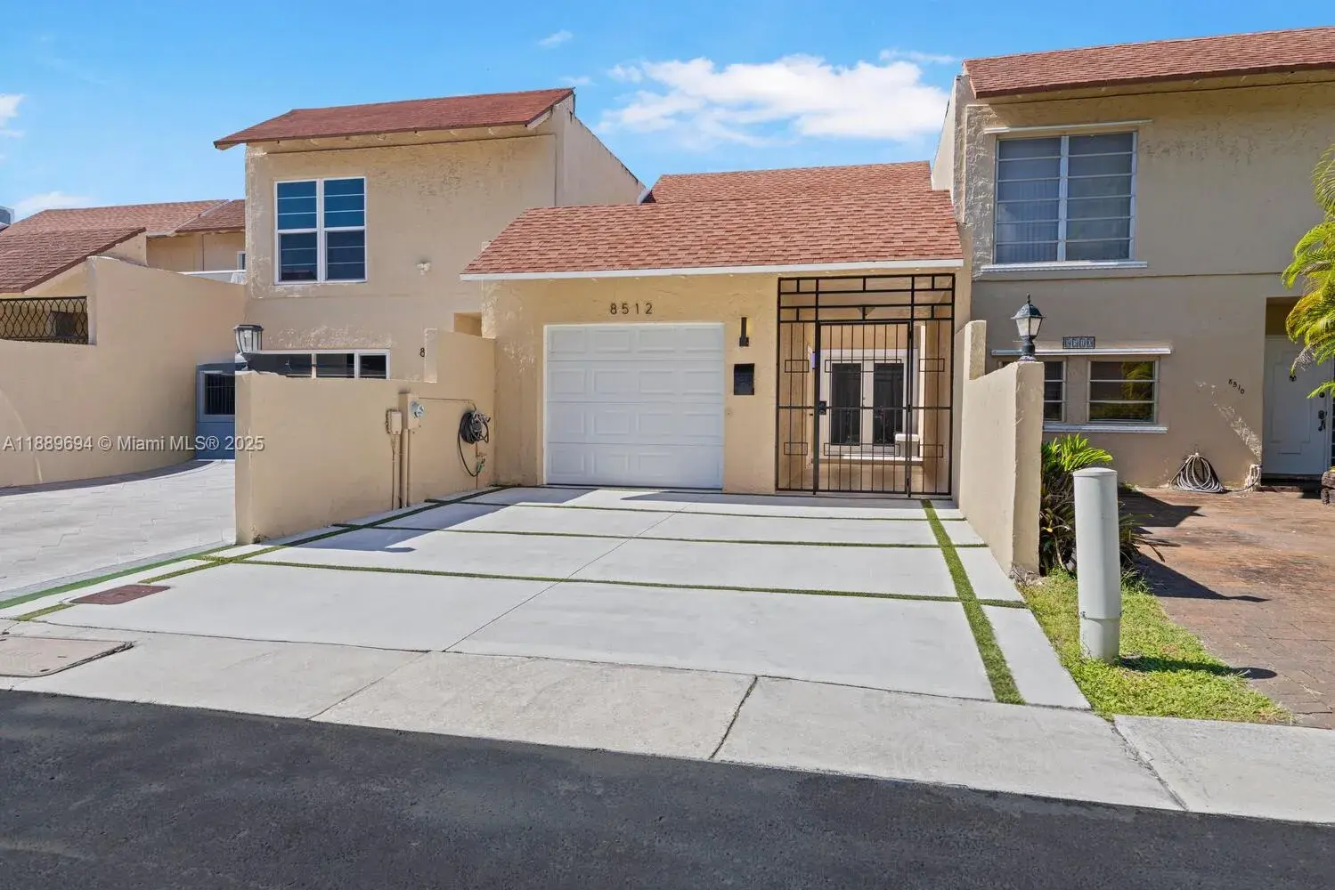 2 bedroom 2 bath Residential for sale at 8512 SW 103rd Ave, Miami FL 33173