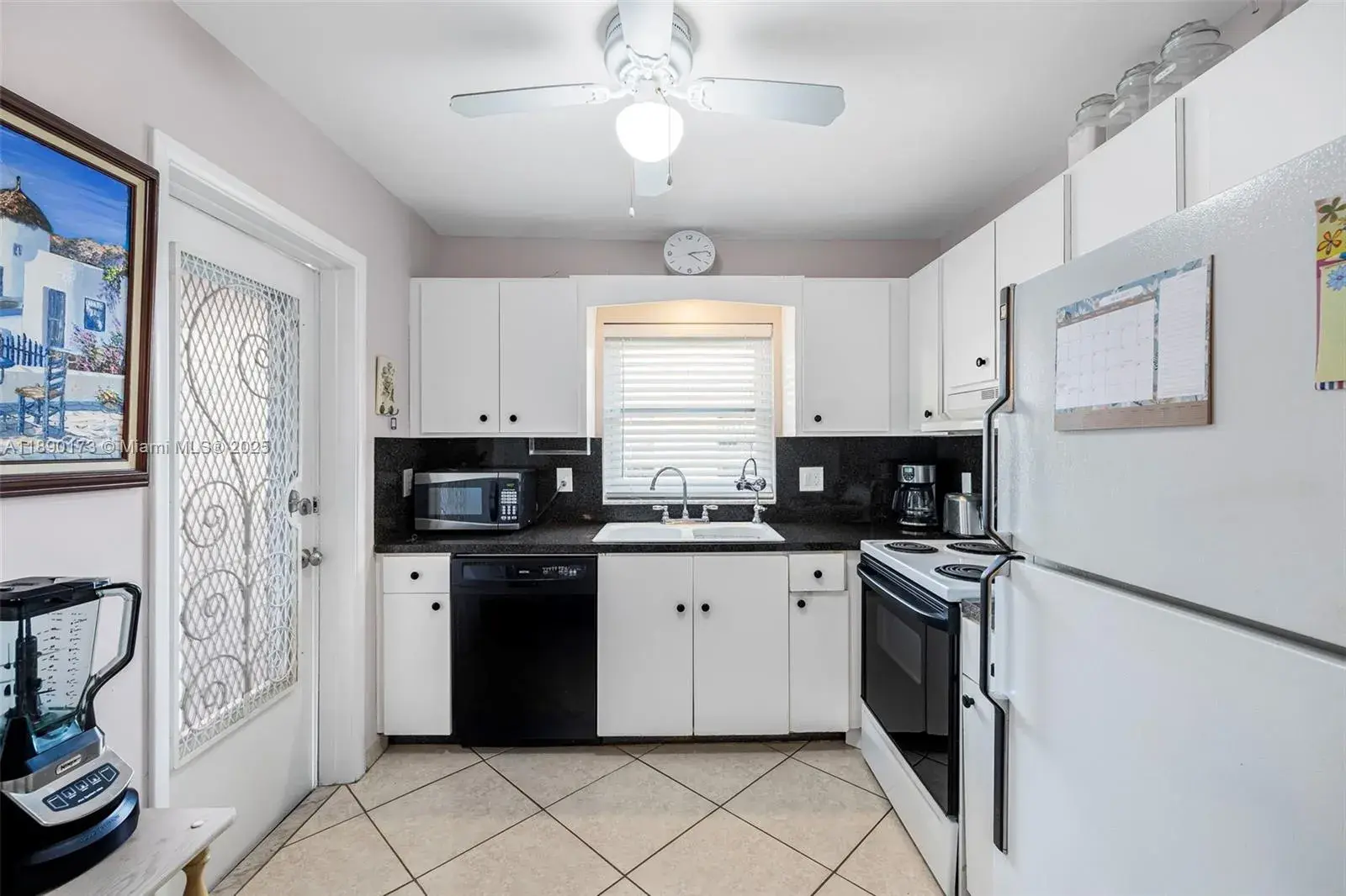 2 bedroom 2 bath Residential for sale at 5300 Washington St # U405, Hollywood FL 33021