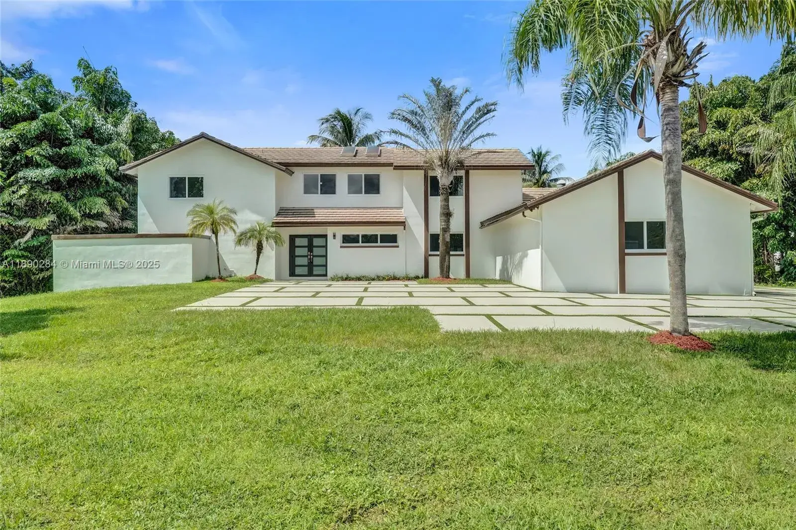 4 bedroom 3 bath Residential for sale at 2181 SW 117th Ter, Davie FL 33325