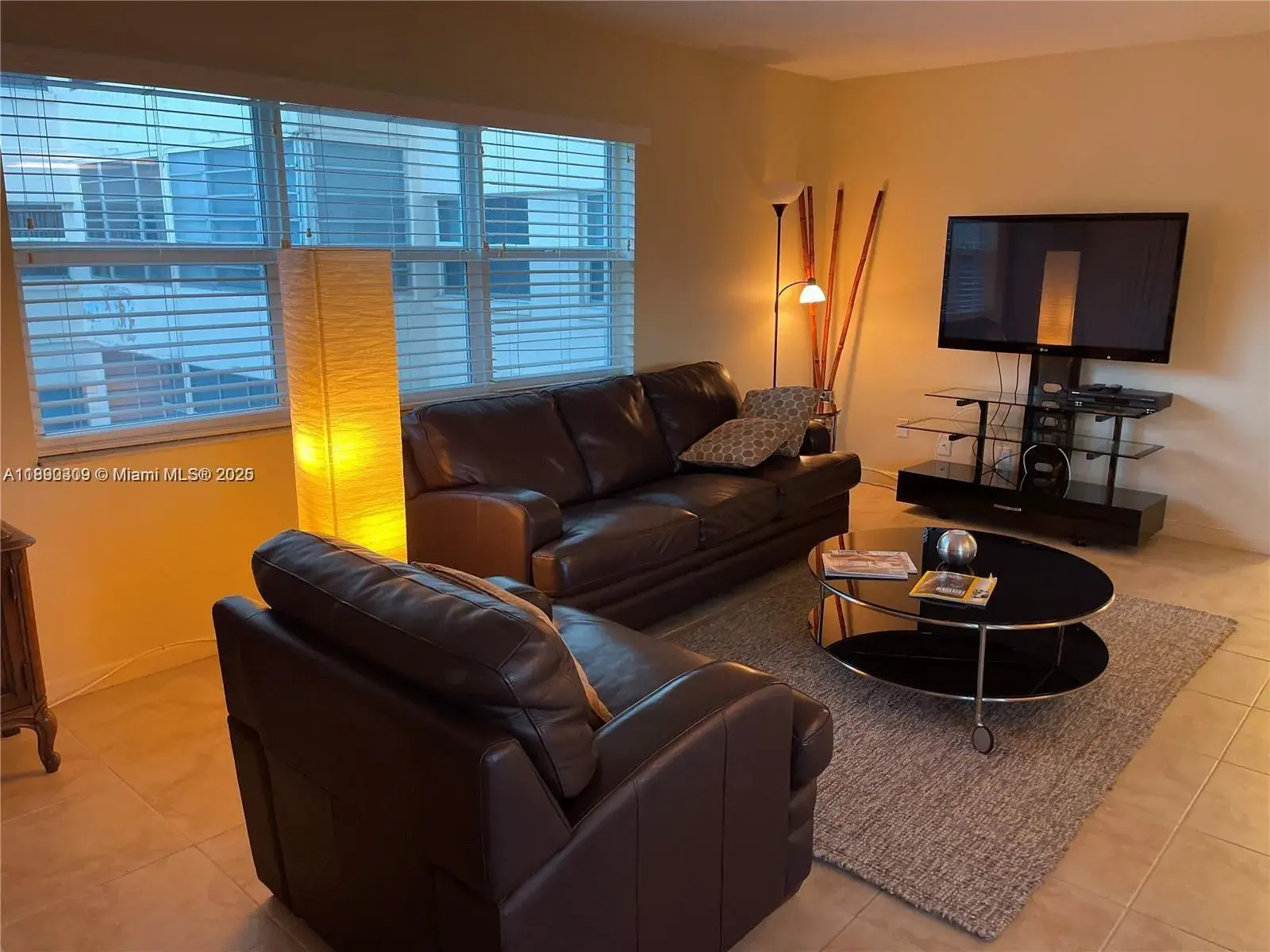 2 bedroom 2 bath Residential Lease for rent at 1701 Buchanan St # 301, Hollywood FL 33020