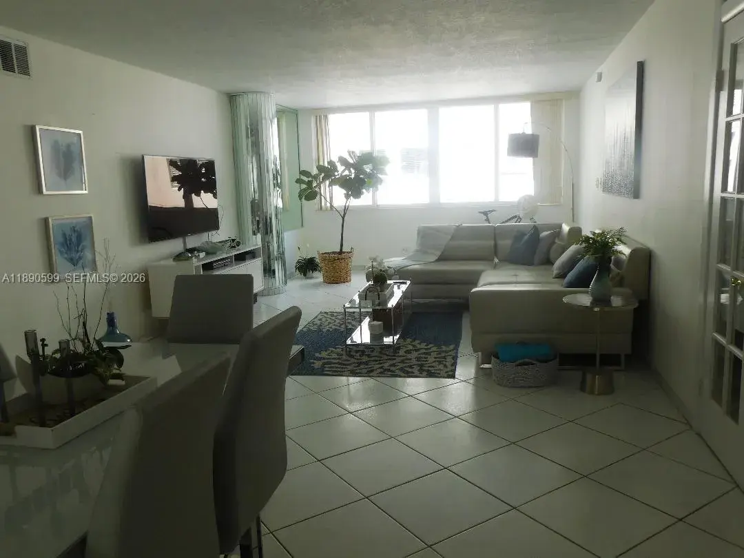 5005 Collins Ave # 322, Miami Beach FL 33140