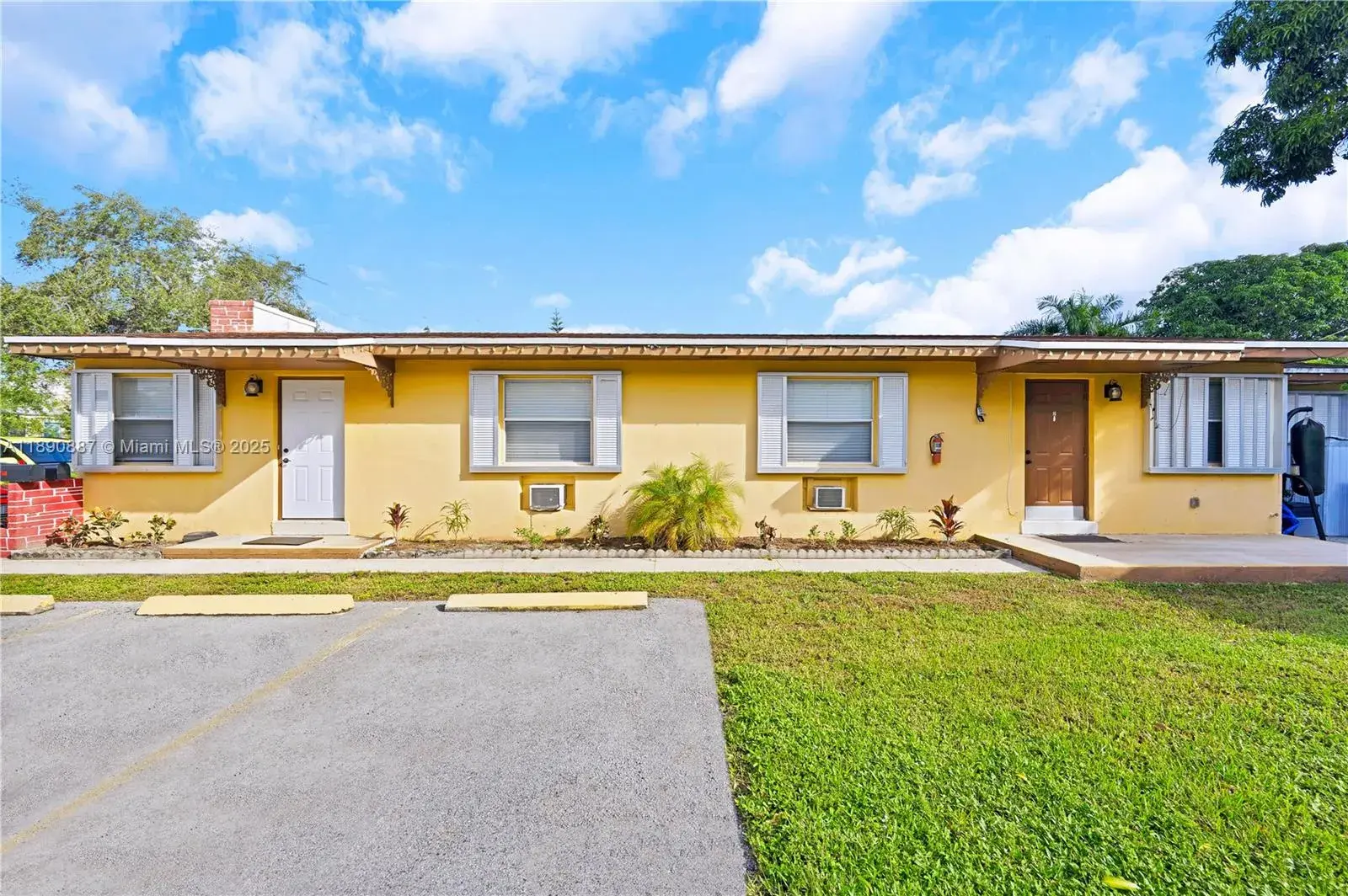 Residential Income for sale at 923 N 16th Ct, Hollywood FL 33020
