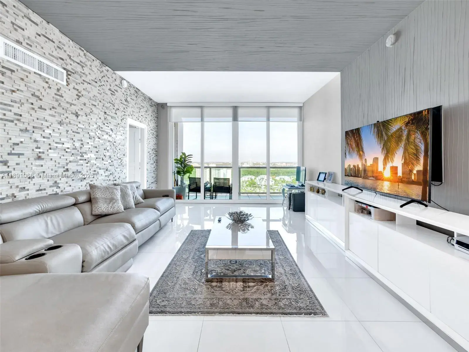 2 bedroom 2 bath for sale at 100 Bayview Dr, Sunny Isles Beach FL 33160