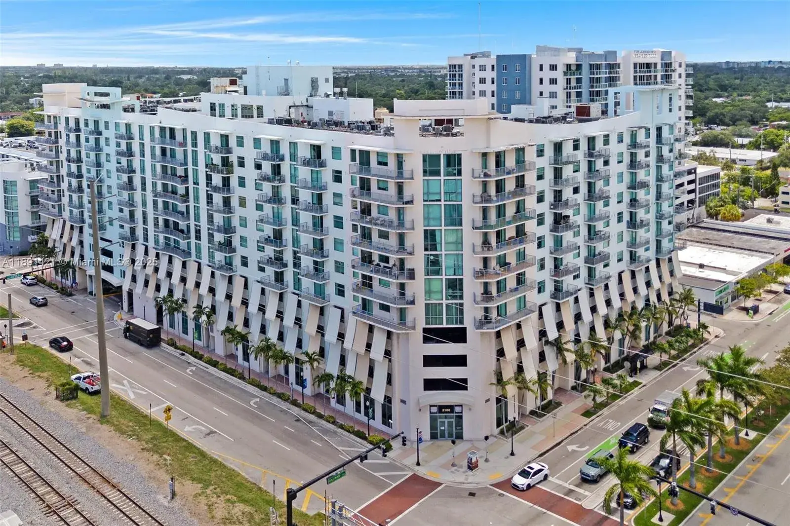 1 bedroom 1 bath Residential for sale at 140 S Dixie Hwy # 533, Hollywood FL 33020