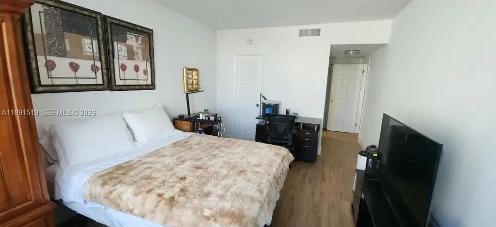 1980 S OCEAN DR # 9M, Hallandale Beach FL 33009