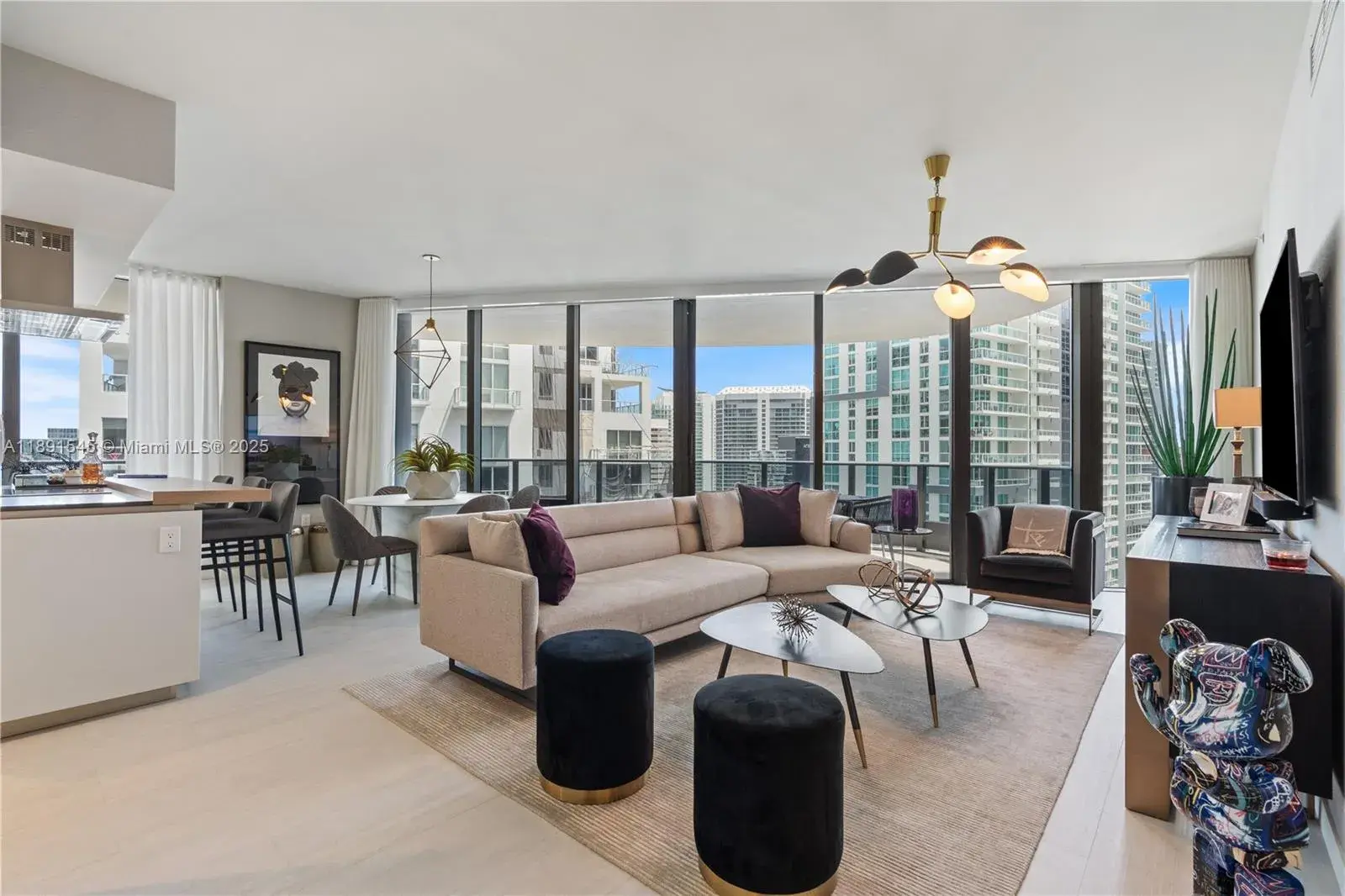 2 bedroom 2 bath Residential for sale at 1000 Brickell Plz # 3401, Miami FL 33131