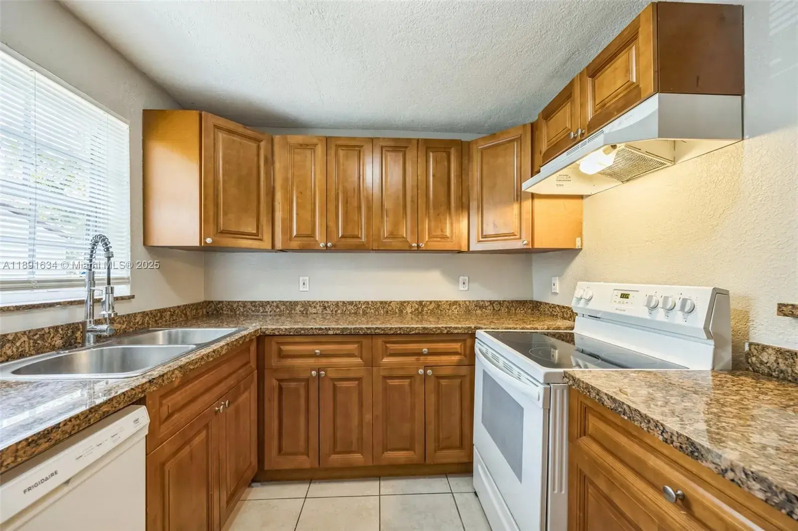 2515 N 66th Ave, Hollywood FL 33024