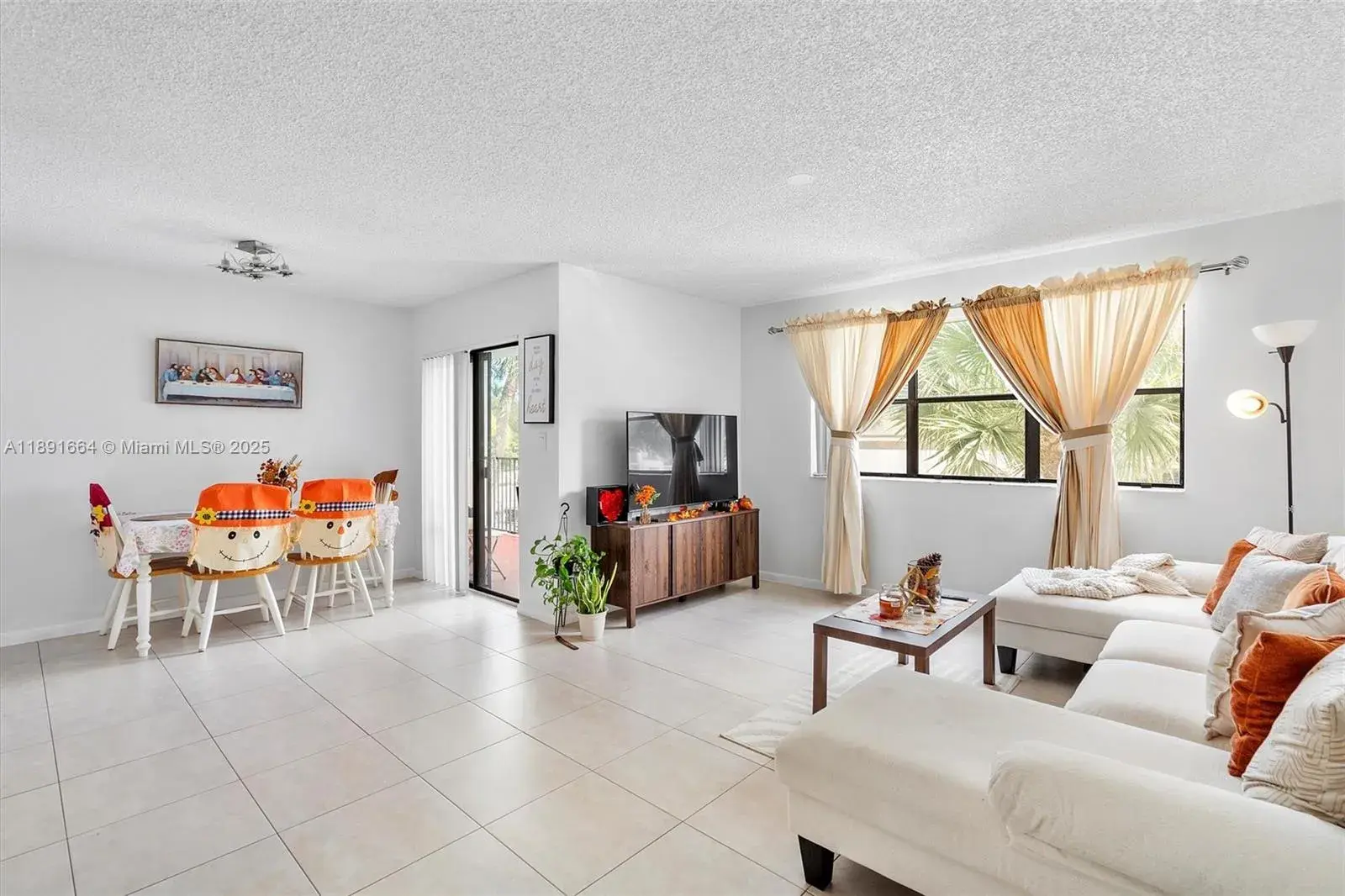 1 bedroom 1 bath Residential for sale at 510 S Park Rd # 10, Hollywood FL 33021