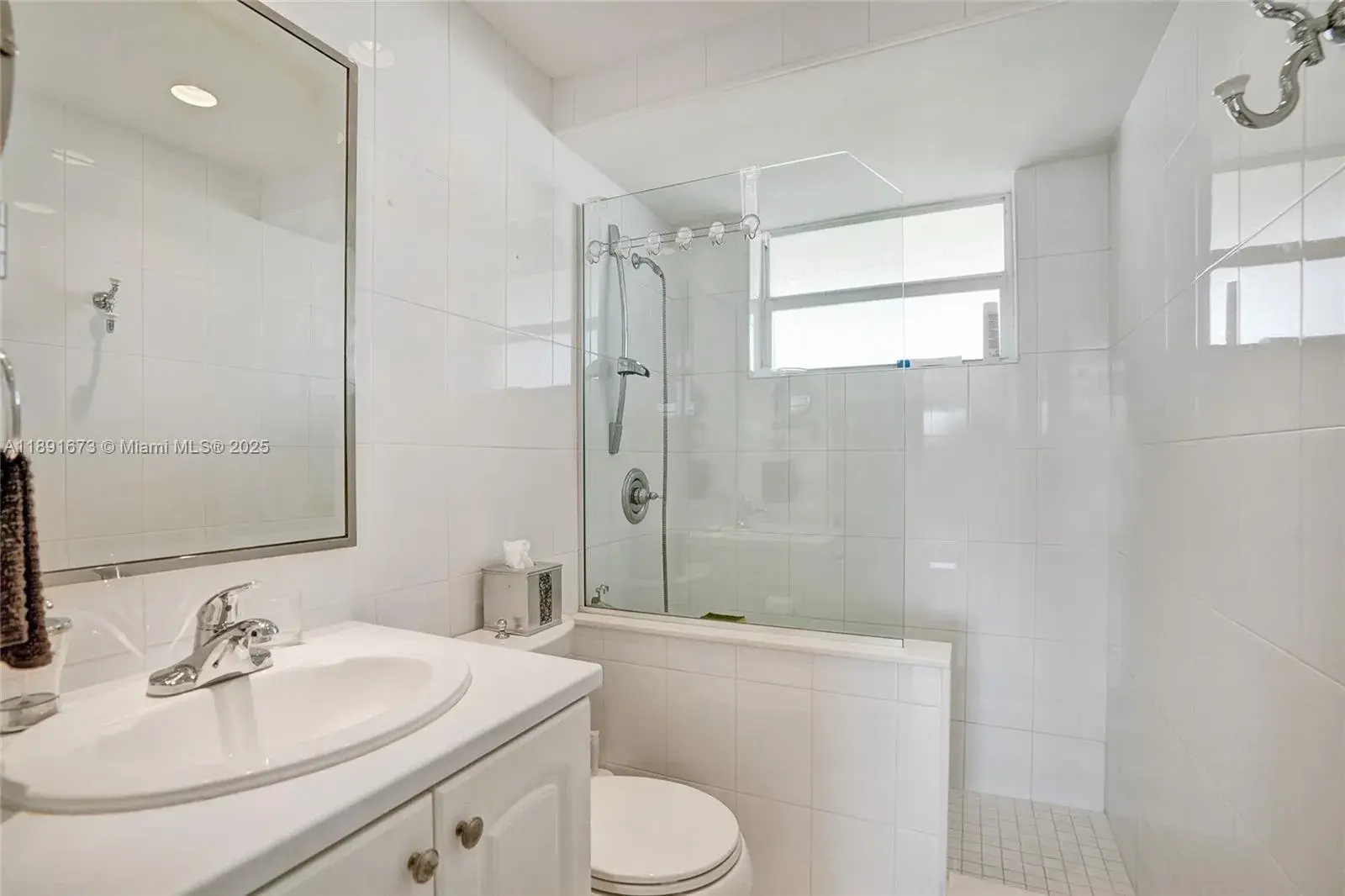 2600 Diana Dr # 308, Hallandale Beach FL 33009