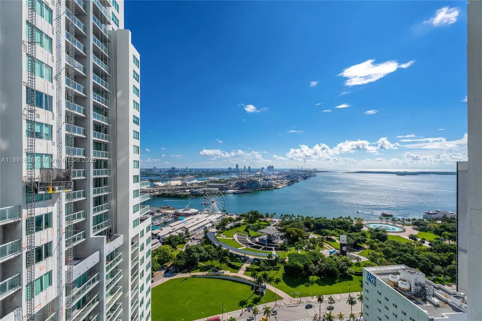 2 bedroom 2 bath Residential for sale at 253 NE 2nd St # 3203, Miami FL 33132