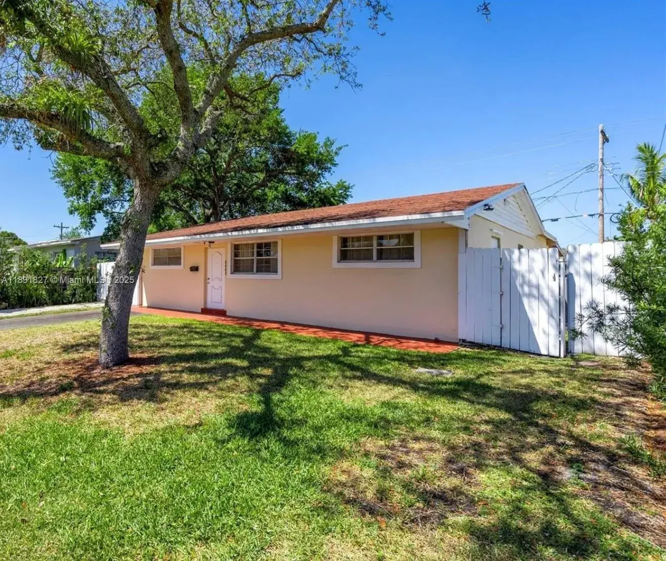 6441 Allen St, Hollywood FL 33024