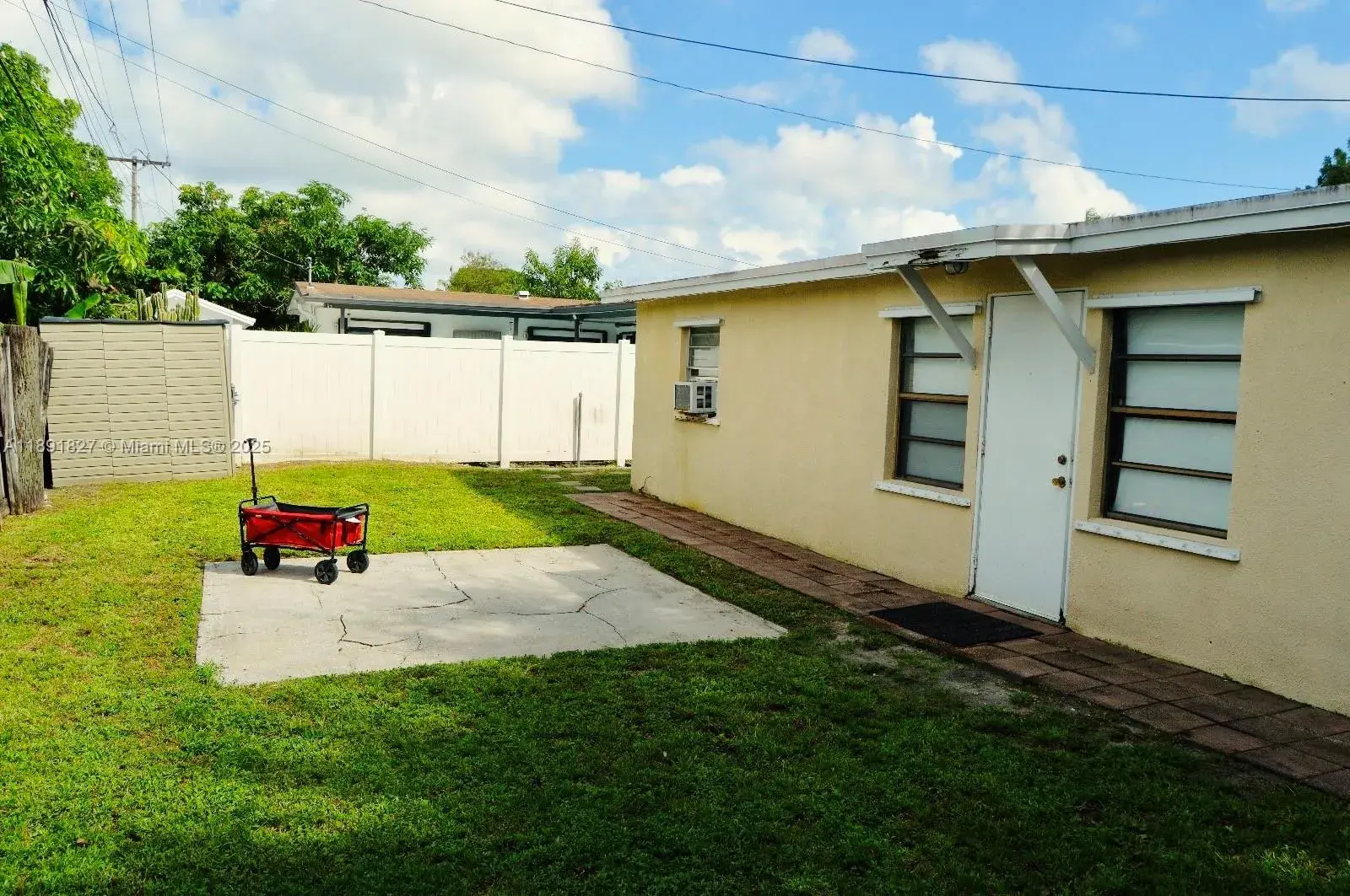 6441 Allen St, Hollywood FL 33024