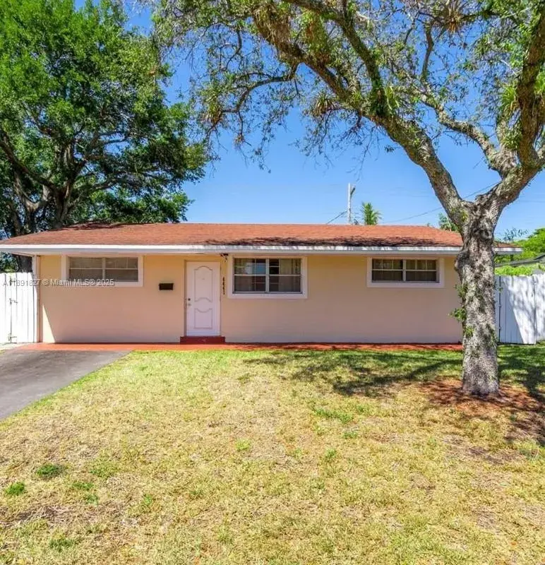 6441 Allen St, Hollywood FL 33024