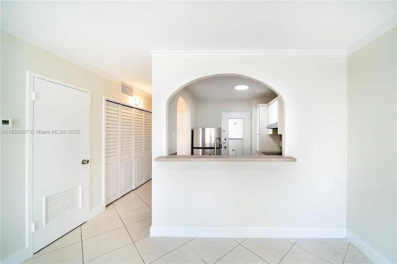 2555 NE 11th St # 310, Fort Lauderdale FL 33304