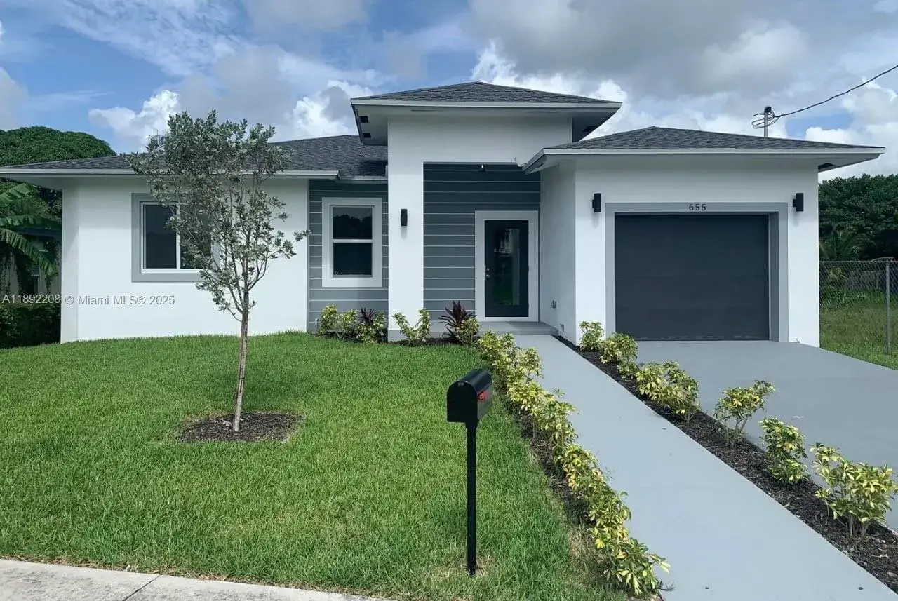 3 bedroom 2 bath Residential for sale at 655 NW 24th Ave, Fort Lauderdale FL 33311
