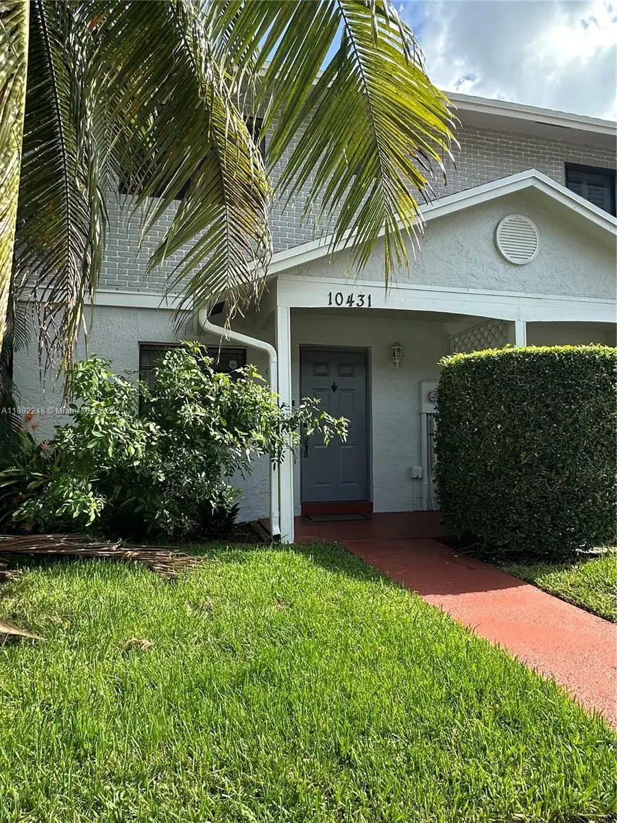 2 bedroom 2 bath Residential for sale at 10431 NW 3rd St, Pembroke Pines FL 33026