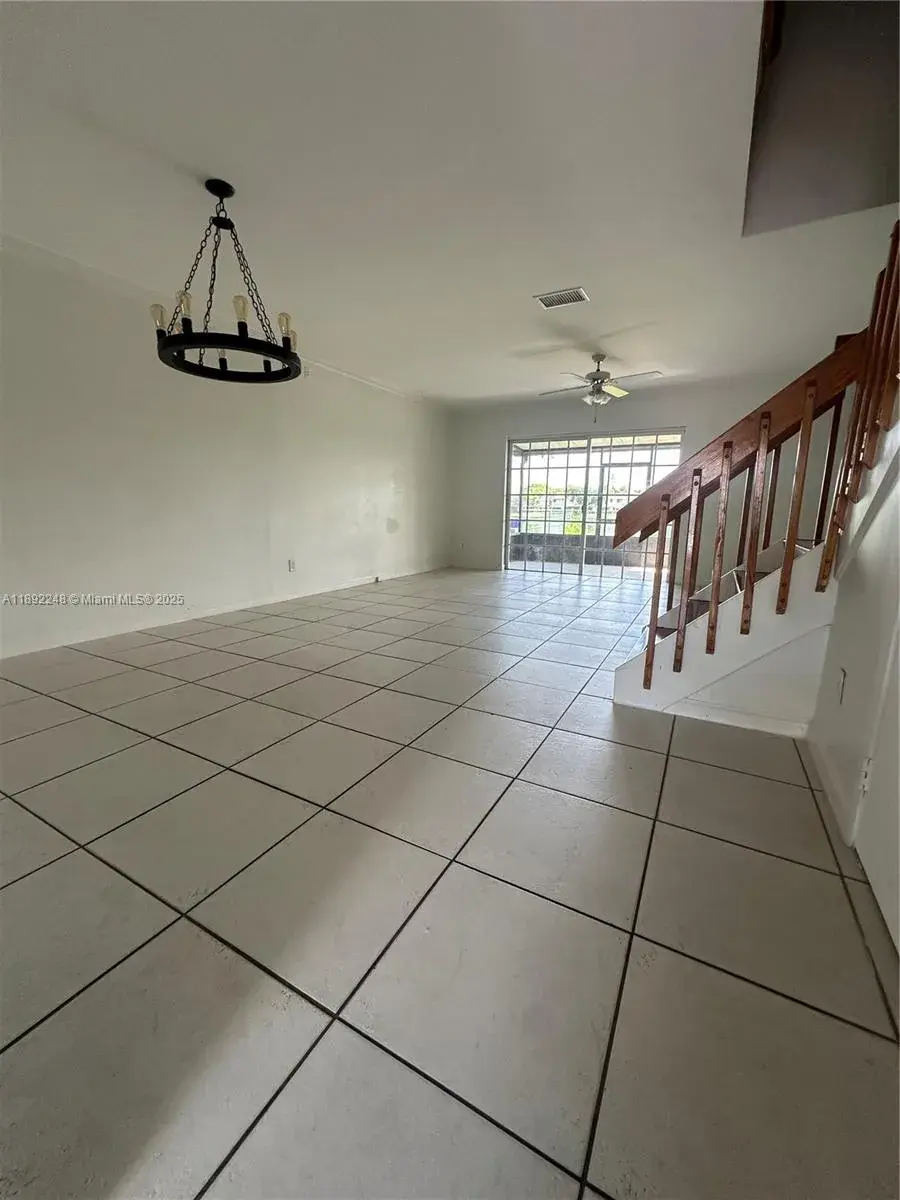 10431 NW 3rd St, Pembroke Pines FL 33026