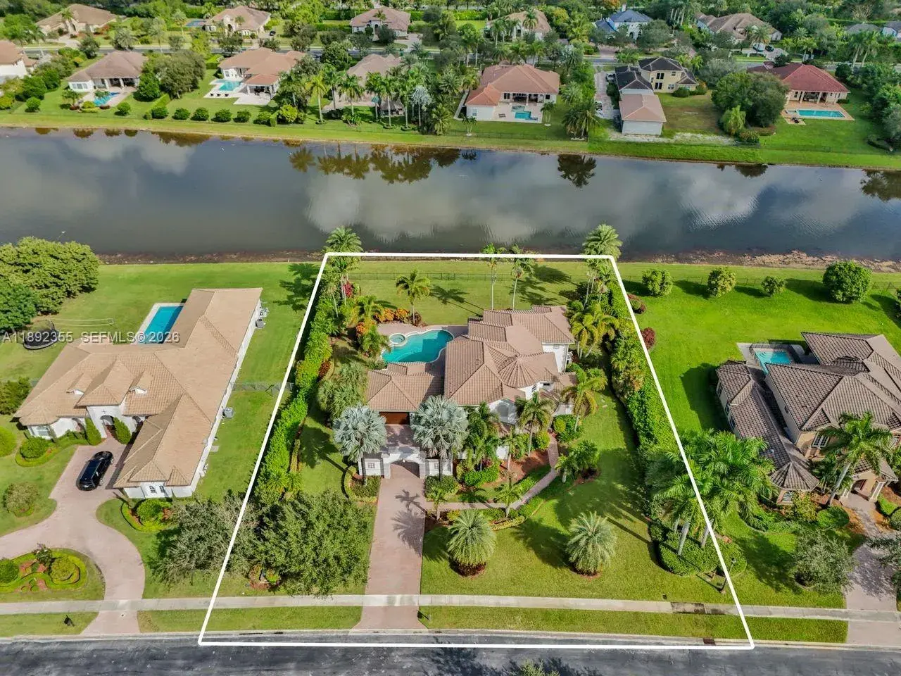 5 bedroom 4 bath Residential for sale at 14403 Jockey Circle South, Davie FL 33330