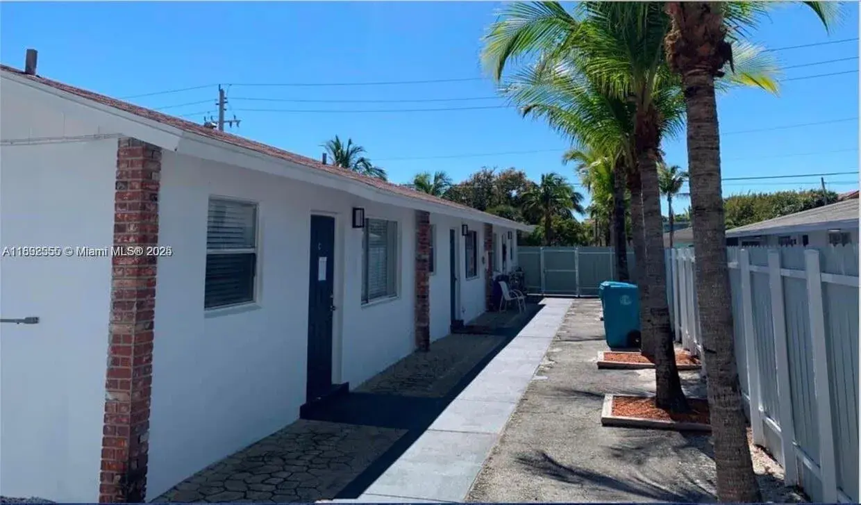 333-401 SE 23rd Ave, Boynton Beach FL 33435