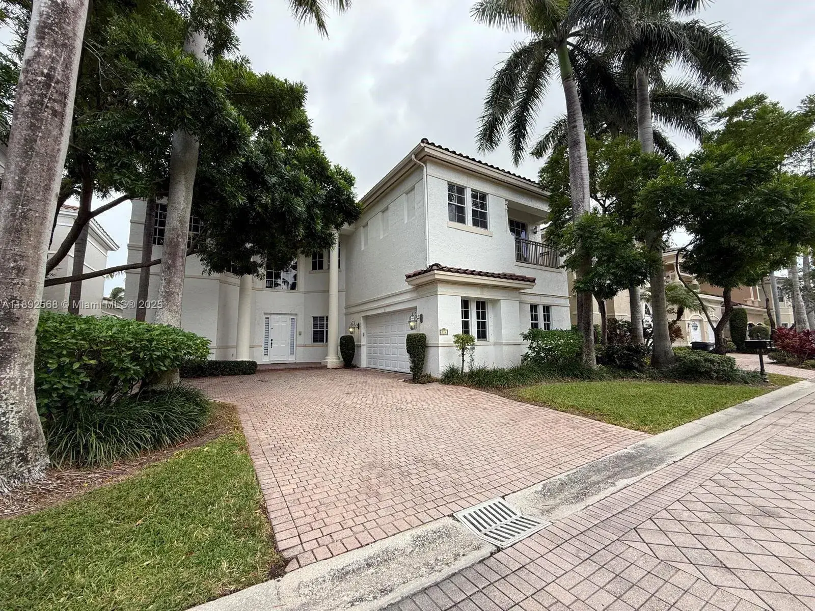 996 Sanibel Dr, Hollywood FL 33019