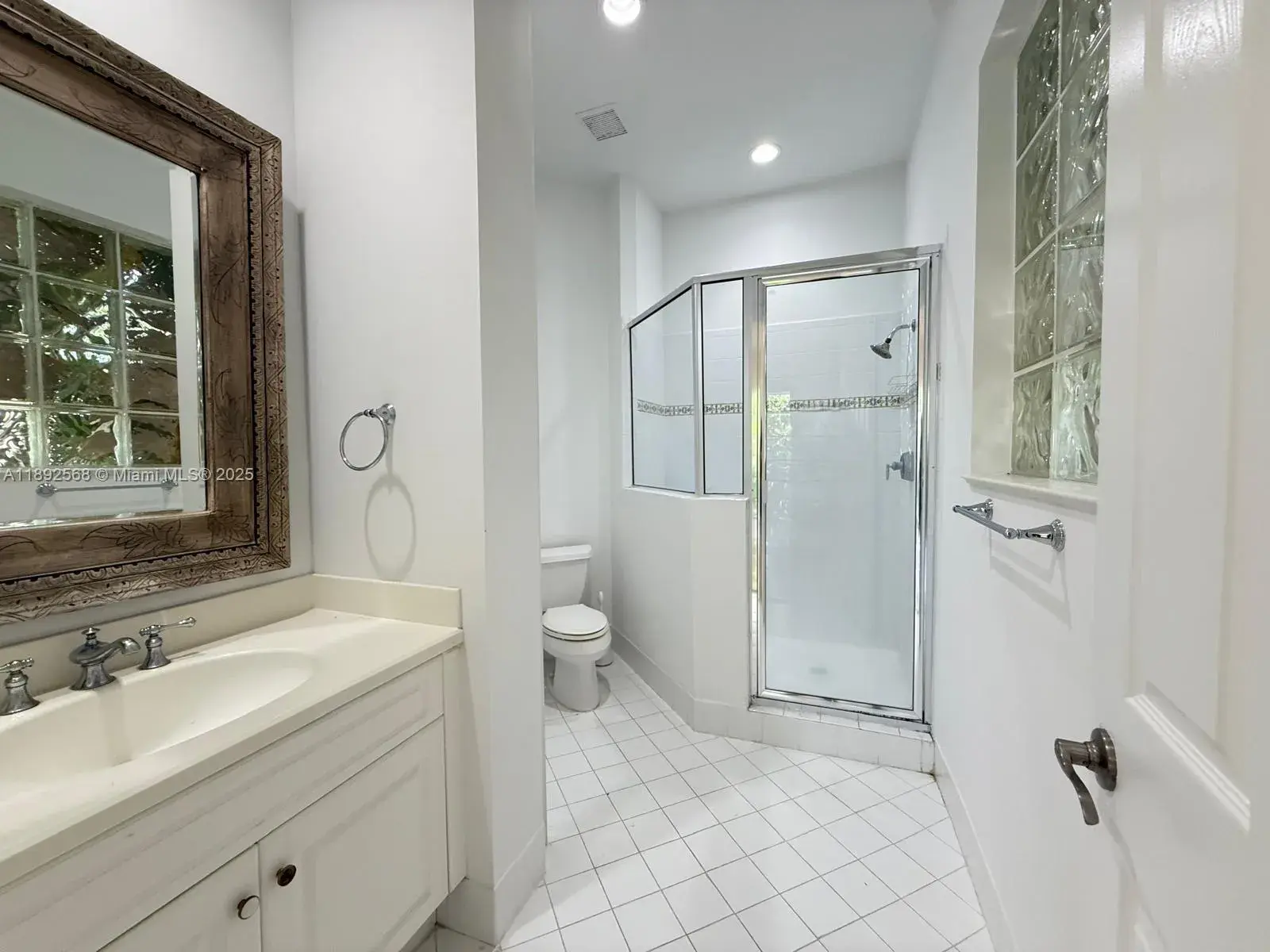 996 Sanibel Dr, Hollywood FL 33019