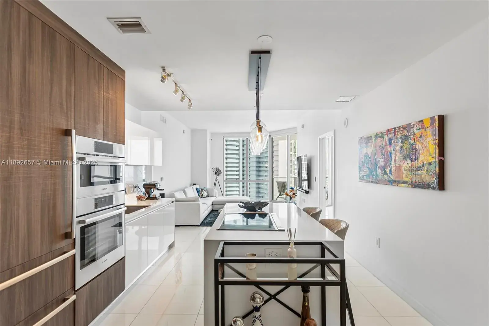 851 NE 1st Ave # 3707, Miami FL 33132