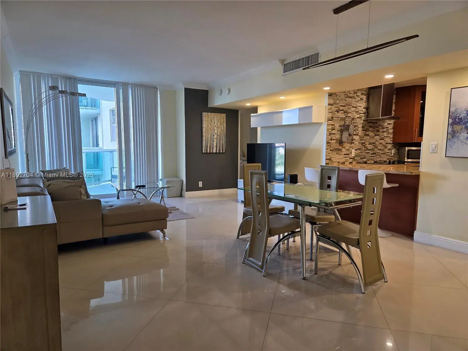 1 bedroom 1 bath Residential for sale at 3901 S Ocean Dr # 8S, Hollywood FL 33019