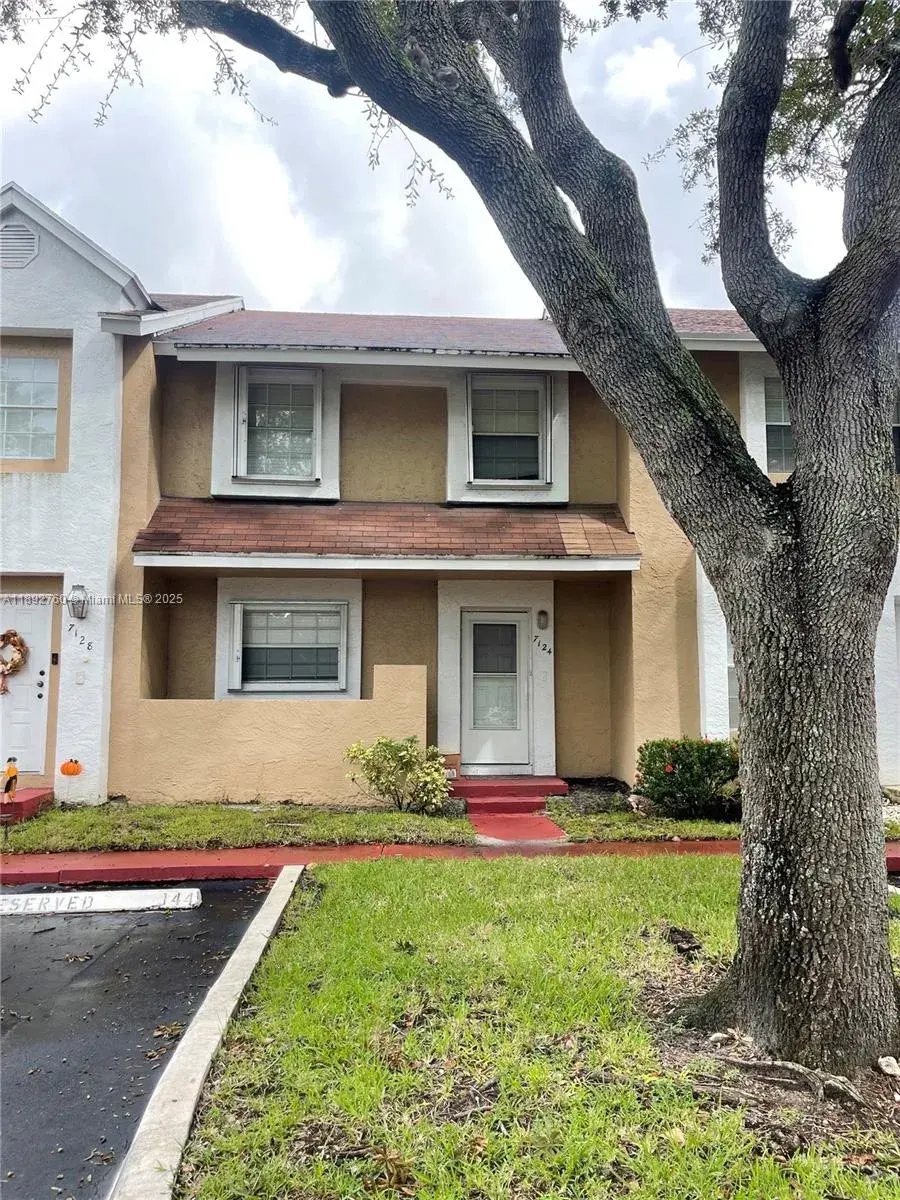 3 bedroom 2 bath Residential for sale at 7124 Woodmont Ave, Tamarac FL 33321