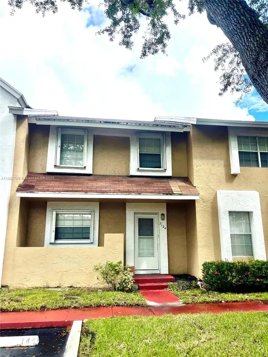 7124 Woodmont Ave, Tamarac FL 33321