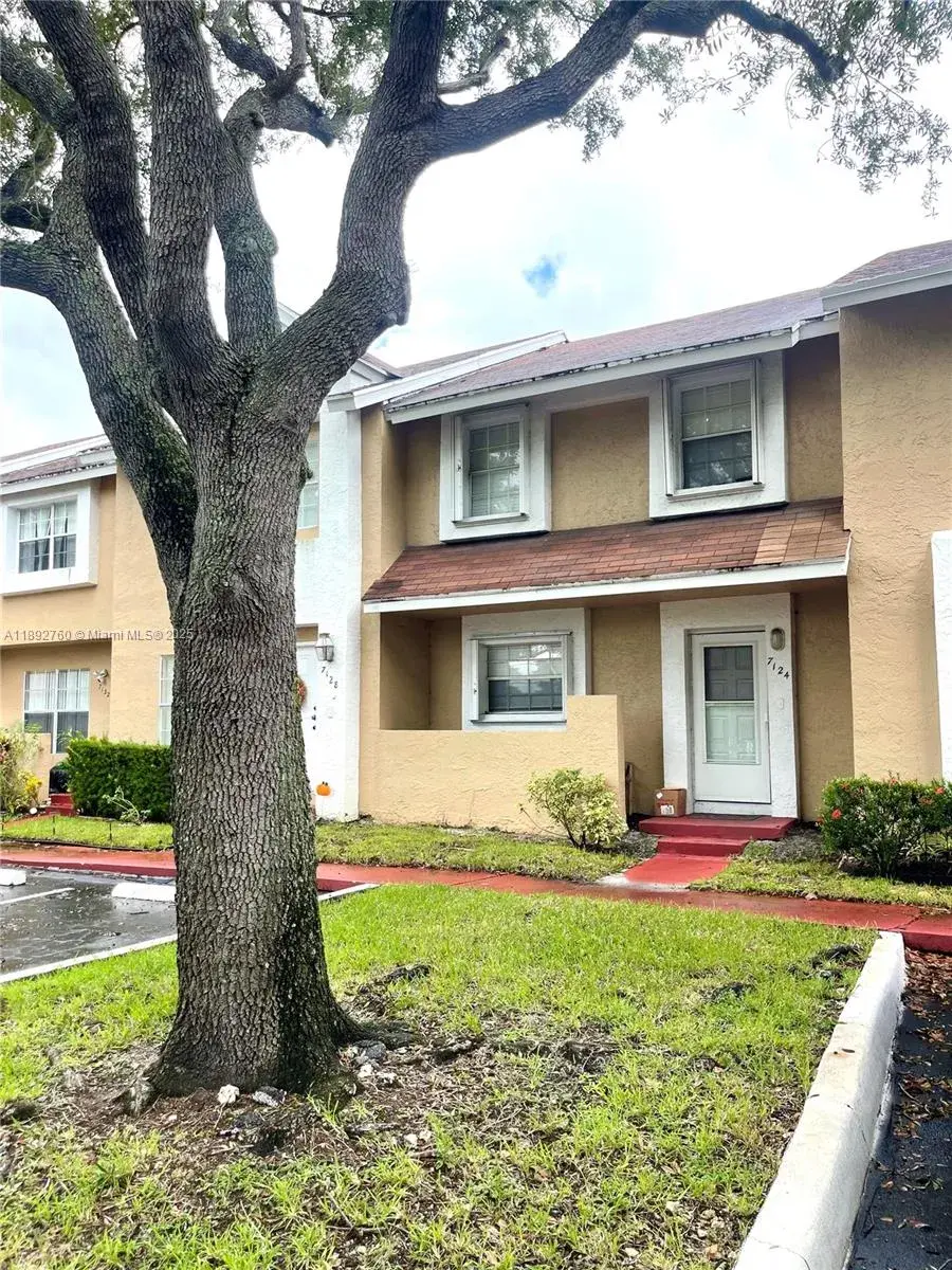 7124 Woodmont Ave, Tamarac FL 33321