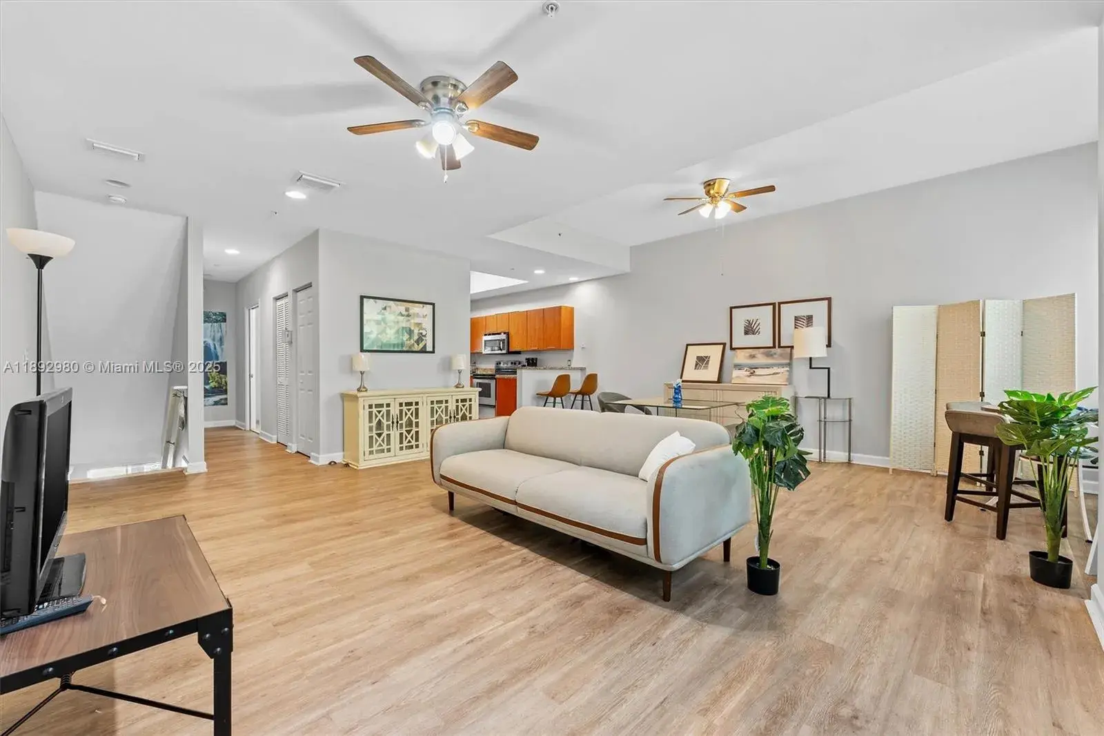 3 bedroom 3 bath Residential for sale at 2344 Vintage Dr, Lighthouse Point FL 33064