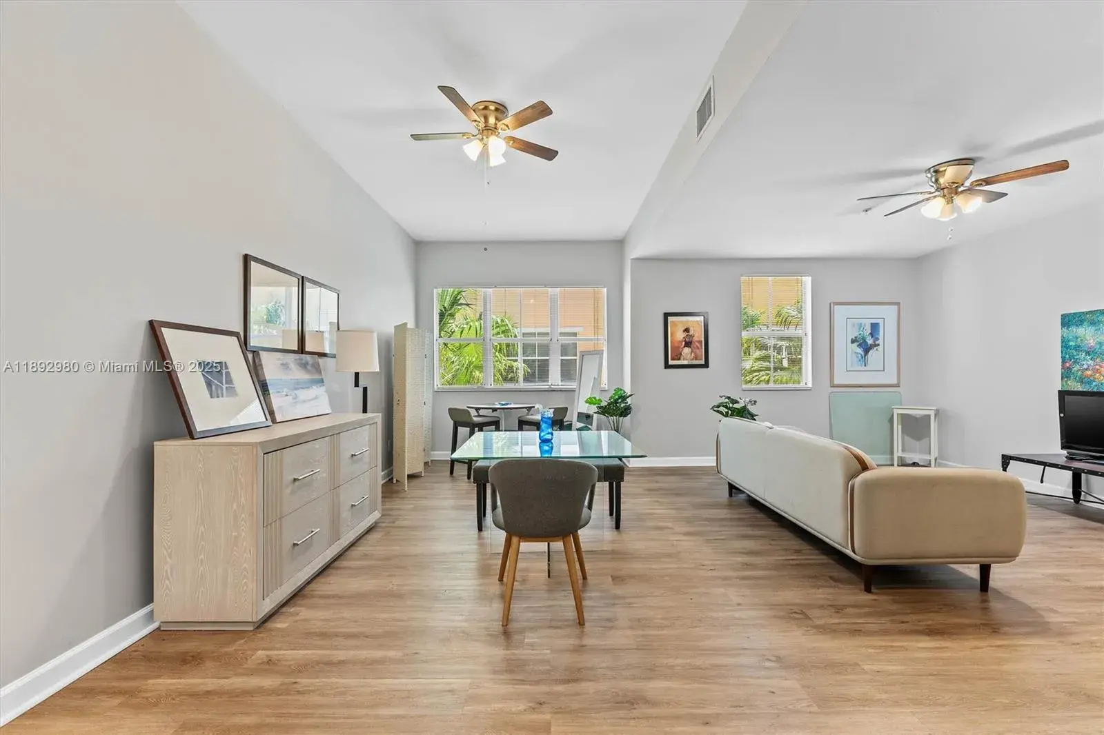 2344 Vintage Dr, Lighthouse Point FL 33064