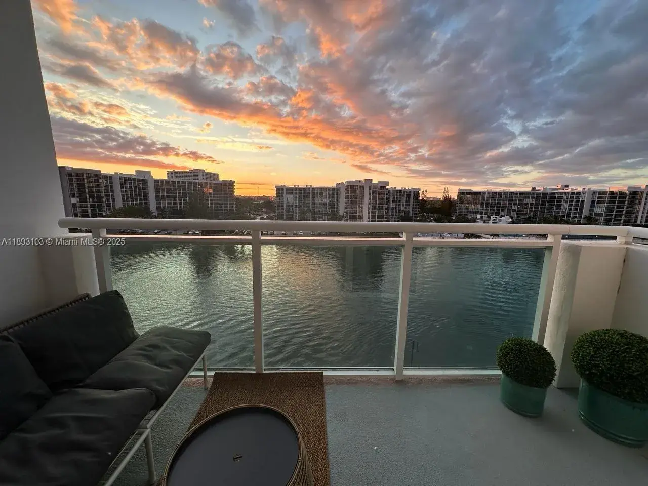 1 bedroom 1 bath Residential Lease for rent at 3000 S Ocean Dr # 612, Hollywood FL 33019